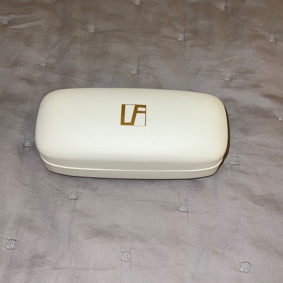 🔥HP🔥LINDA FARROWxTHE ROW. Light tortoise frames+leather wrapped earpieces. - Picture 5 of 15